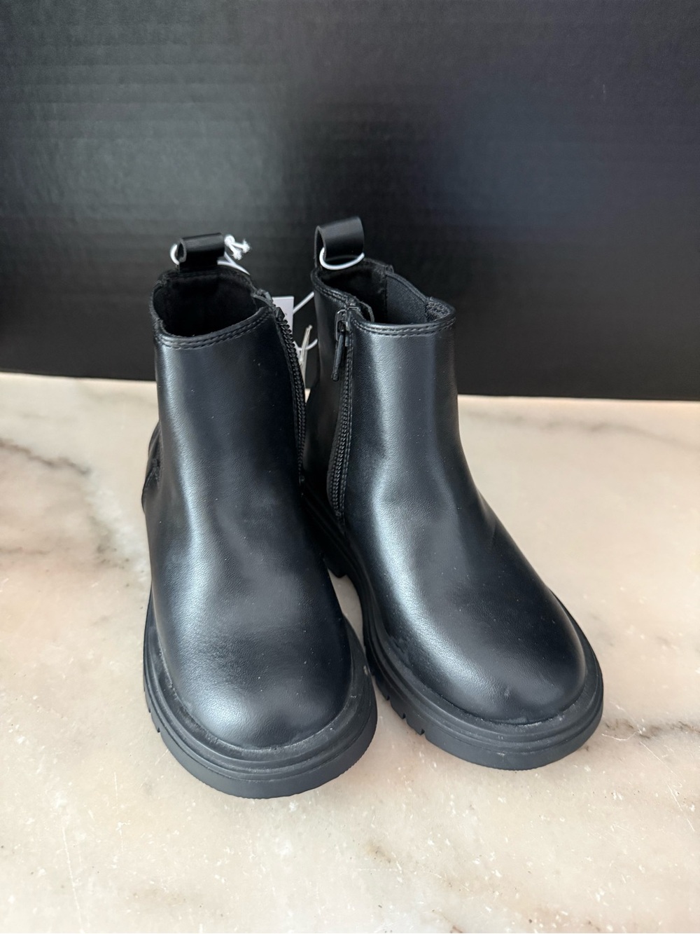 Baby Gap Kids Black Faux Leather Chelsea Lug Sole Boots Size 8 Zipper Side NEW